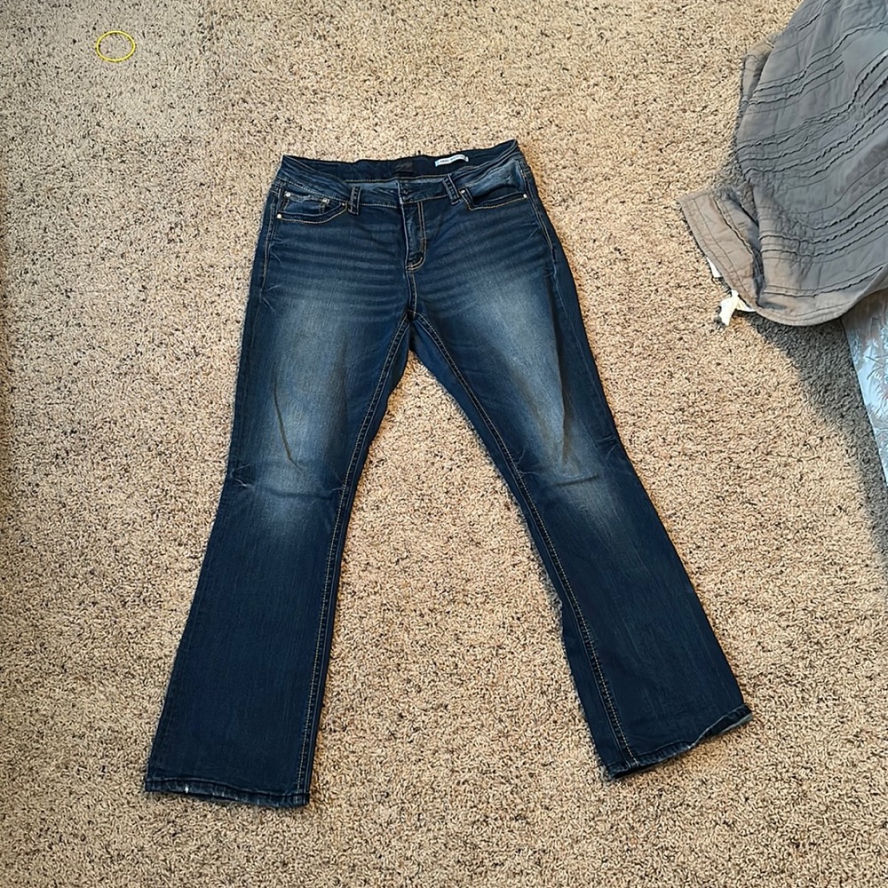 Jeans from The Buckle- Daytrip Virgo Bootcut- size 32R but fit like a 33 or 34!